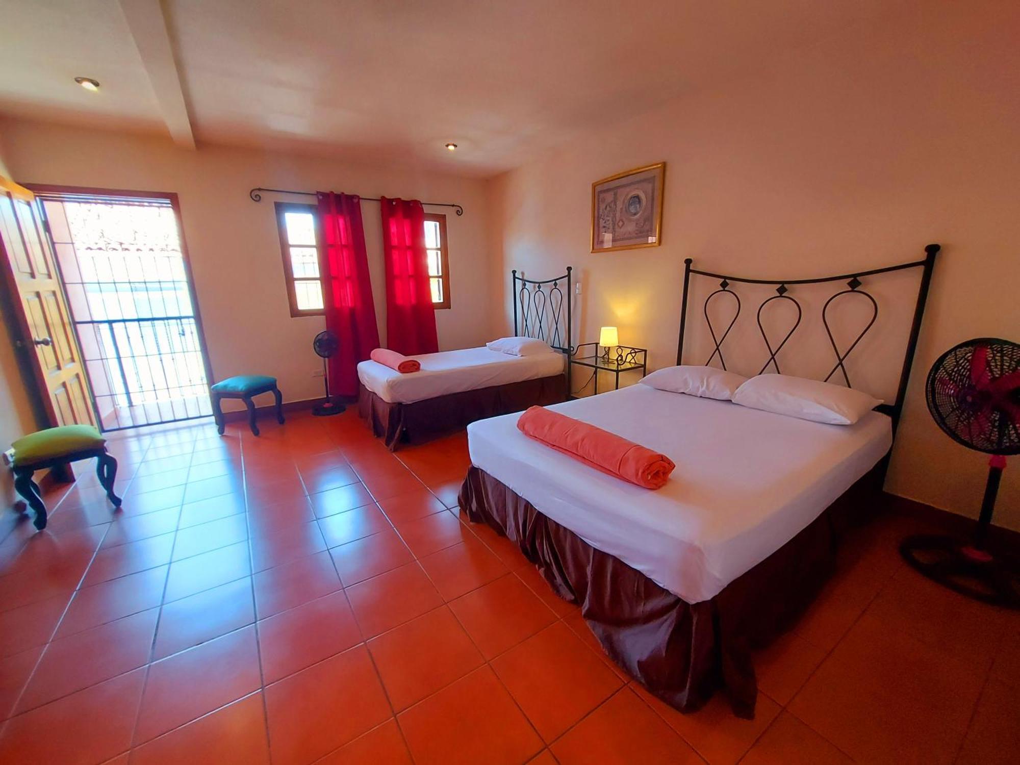 Hostal Lolita'S Boutique Granada Zewnętrze zdjęcie
